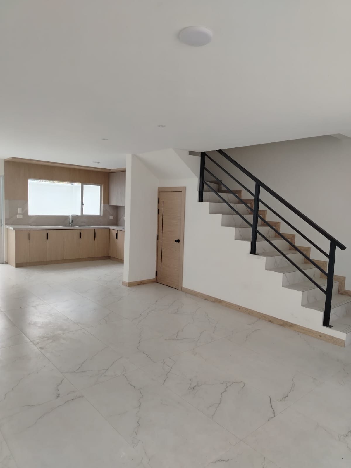Sala de recepción — casa modelo Villas Praderas del Valle, Cuenca