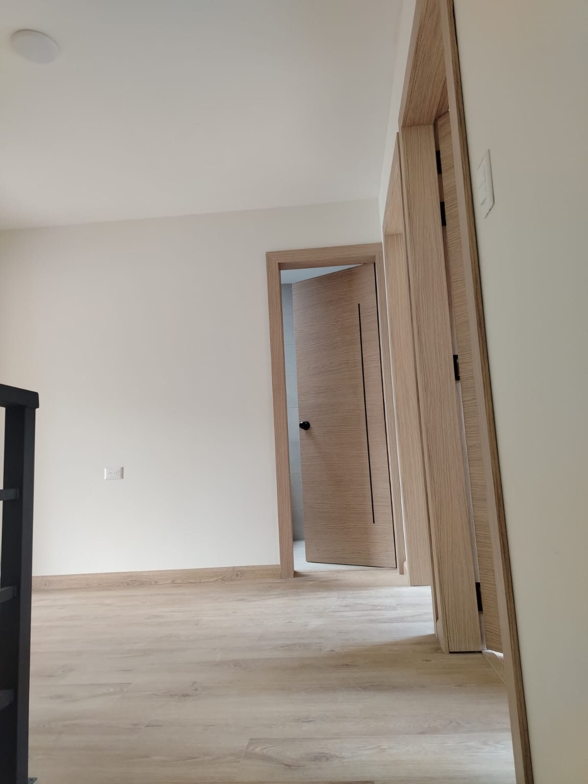 Jol — sala familiar — casa modelo Villas Praderas del Valle, Cuenca