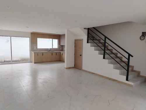 Sala y comedor — casa modelo Villas Praderas del Valle, Cuenca